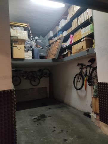 Garage/posto auto in residenziale in Via Antonio Pitloo 6