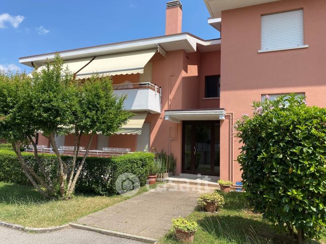 Appartamento in residenziale in Via Tezze