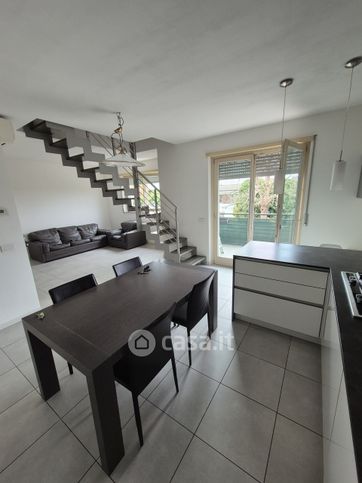 Appartamento in residenziale in Via C. Battisti 184
