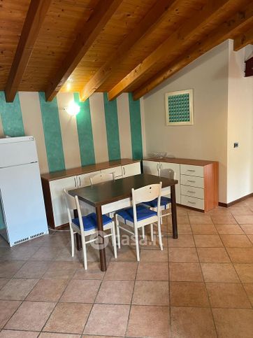 Appartamento in residenziale in Via Cecina 36