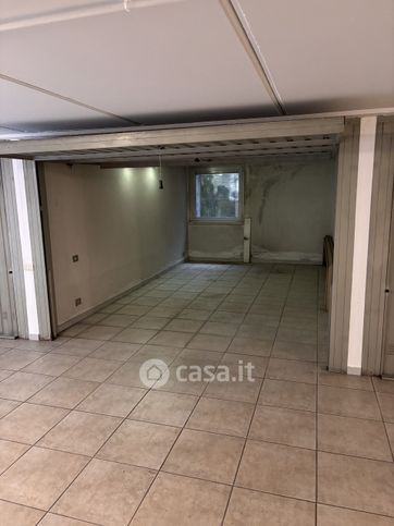 Box/posto auto in residenziale in Via P. Borsellino 44A