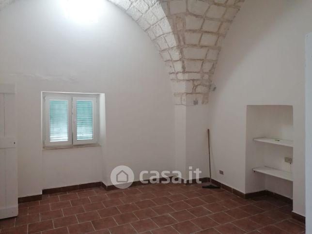 Casa indipendente in residenziale in Via Bixio Continelli 85