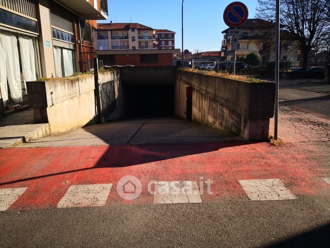 Garage/posto auto in residenziale in Via Dott. L. Rossetti 11