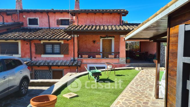 Villa in residenziale in Via Adalberto Zanchi 3/C