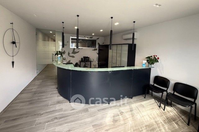 Ufficio in commerciale in Via Piave 72