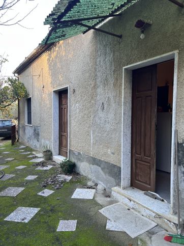 Rustico/casale in residenziale in Contrada Pescara 54