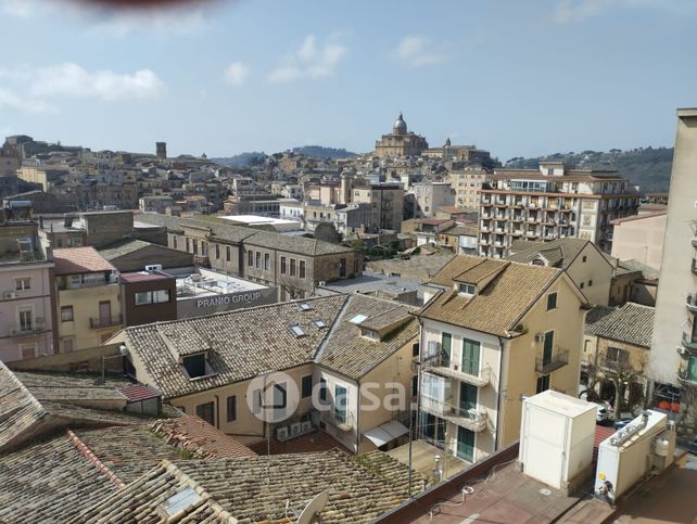 Appartamento in residenziale in Viale Generale Ciancio 74