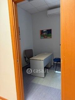 Ufficio in commerciale in Via Vittorio Veneto 189