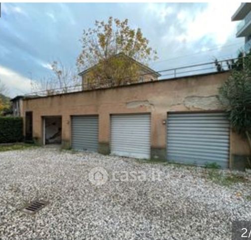 Garage/posto auto in residenziale in Via L. Fontana 12