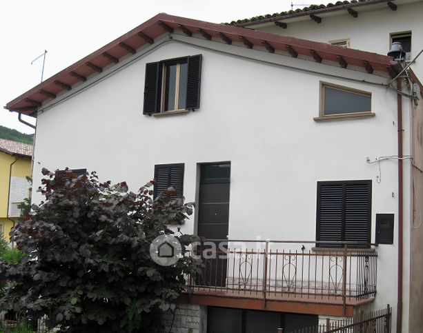 Casa indipendente in residenziale in Via Colcecilia