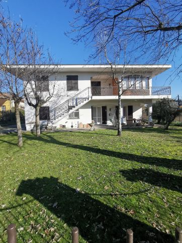 Villa in residenziale in Via Roma 47