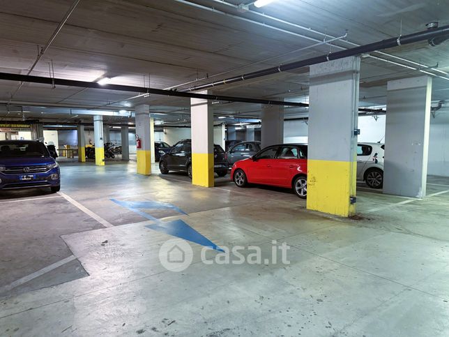 Garage/posto auto in residenziale in Via Giovanni Pezzotti 2