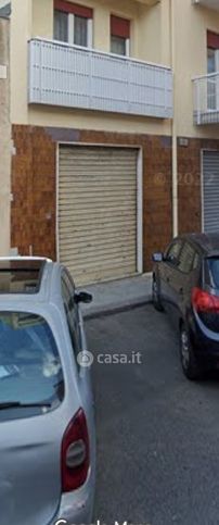 Negozio/locale commerciale in commerciale in Via Galileo Galilei 11