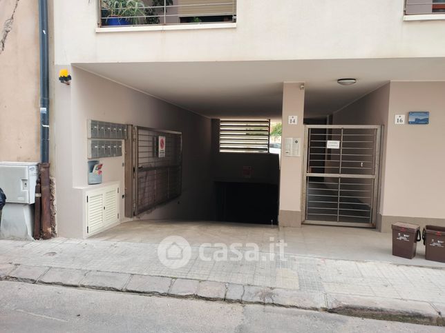 Garage/posto auto in residenziale in Via Costa Brava 14