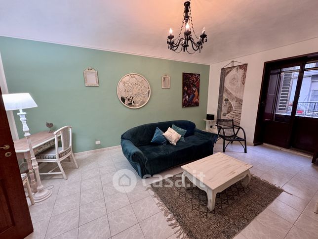 Casa indipendente in residenziale in Via XIV Ottobre 10