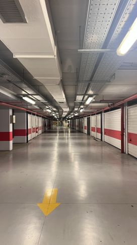 Garage/posto auto in residenziale in Viale Luigi Majno 39