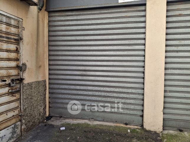 Box/posto auto in residenziale in Via Stefano Rivarola 8