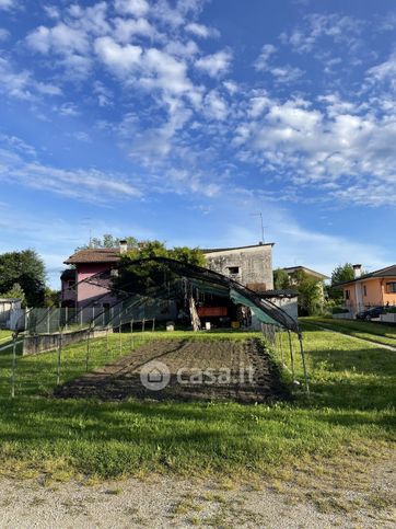 Terreno edificabile in residenziale in Via Bellasio 114