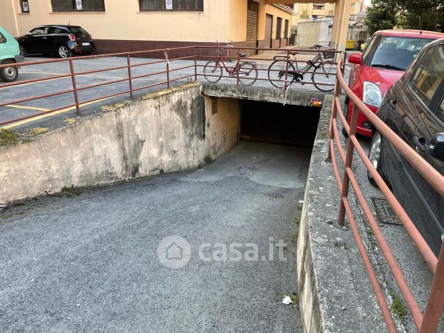 Garage/posto auto in residenziale in Via San Secondo 8