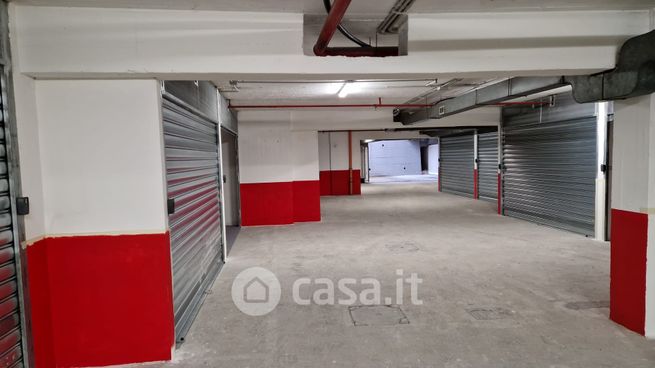 Garage/posto auto in residenziale in Via Aurelia 480