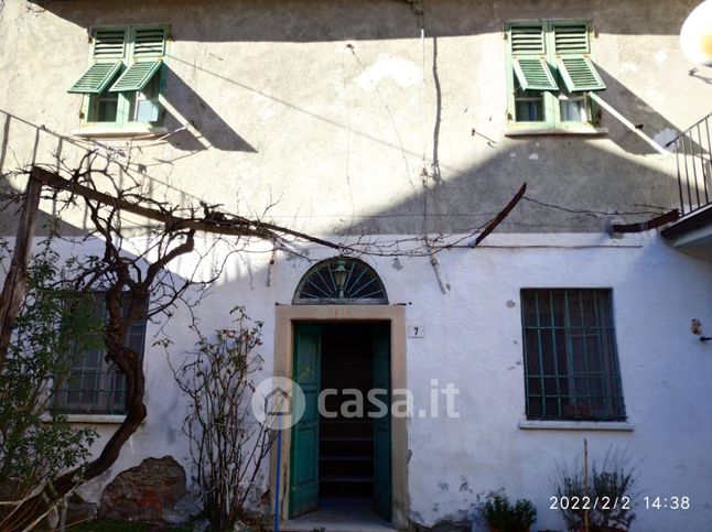 Casa indipendente in residenziale in Salita Colla 7