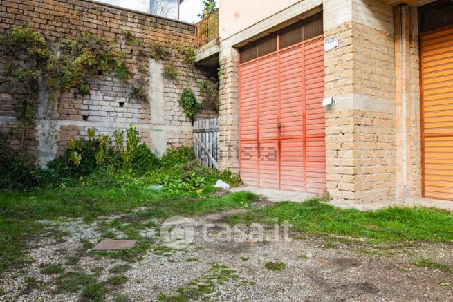 Garage/posto auto in residenziale in Viale Antonio Gramsci 40