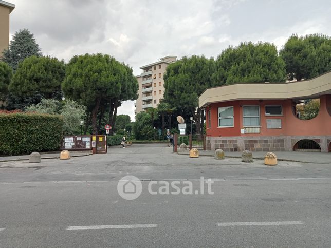 Box/posto auto in residenziale in Via Francesco Guardi 58