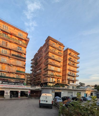 Garage/posto auto in residenziale in Viale Carlo III