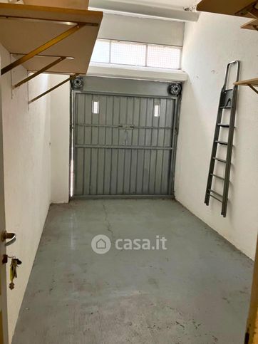 Box/posto auto in residenziale in Via Luigi Guanella