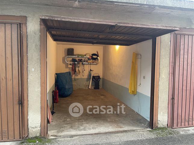 Garage/posto auto in residenziale in via Aldo Moro 7