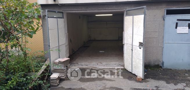 Garage/posto auto in residenziale in Via San Donato 160