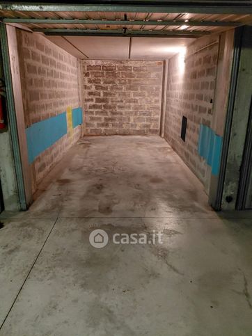 Box/posto auto in residenziale in Via Gabriele Rossetti 103r