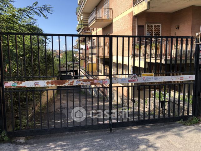 Garage/posto auto in residenziale in Via della Casetta Mattei 441