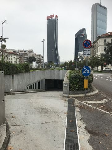 Garage/posto auto in residenziale in Piazzale Giulio Cesare 10