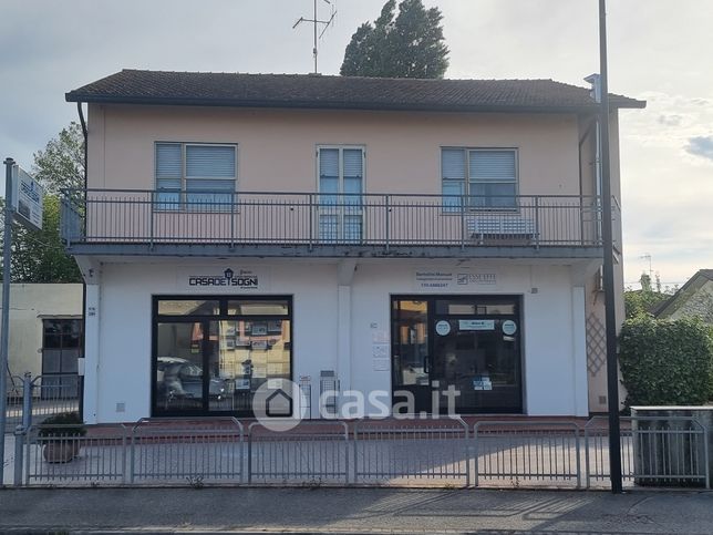 Negozio/locale commerciale in commerciale in Via Romea Sud