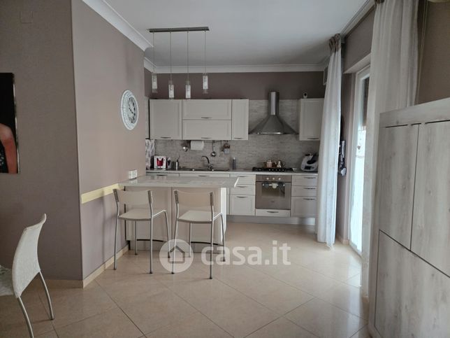 Appartamento in residenziale in Via De GASPERI 5