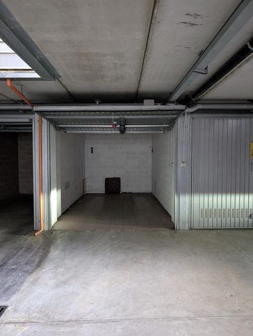 Box/posto auto in residenziale in Via Issiglio 64