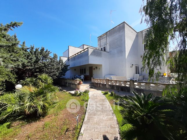 Villa in residenziale in via Napoli 6