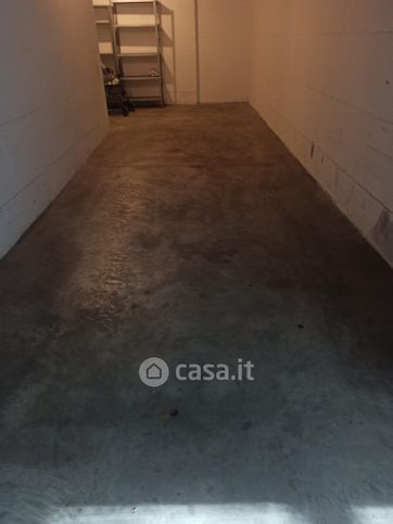 Box/posto auto in residenziale in Via Cesare Battisti 39
