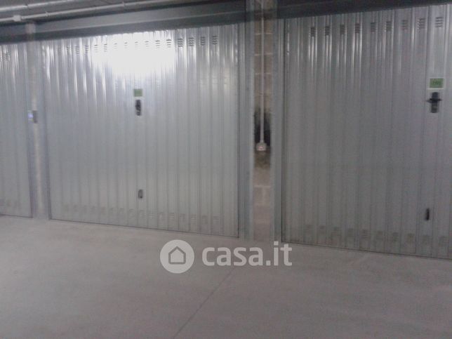 Garage/posto auto in residenziale in Via di Monte Cucco 87