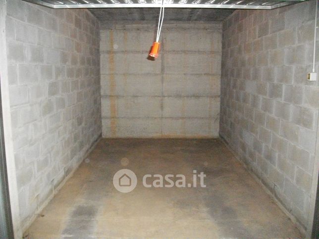 Box/posto auto in residenziale in Via Celeste Negarville 23/A