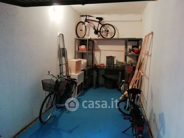 Box/posto auto in residenziale in Largo Folconi