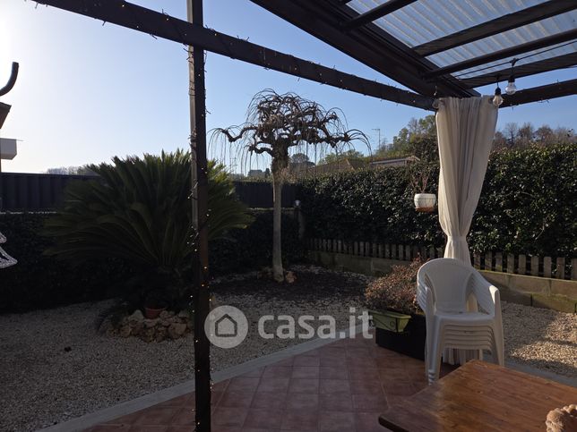 Casa bi/trifamiliare in residenziale in Via Luigi Russo 101