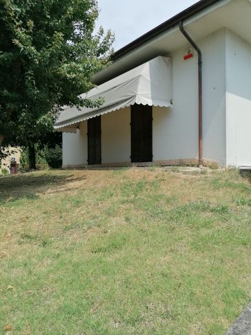 Casa bi/trifamiliare in residenziale in Via N. Paganini