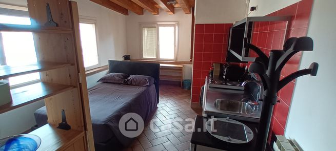 Loft in residenziale in Via Apuania