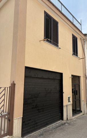 Casa indipendente in residenziale in Via Madonna delle Grazie 29