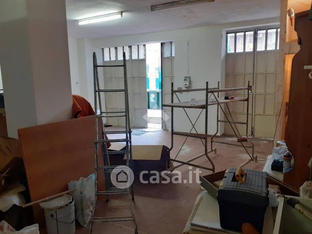 Capannone in commerciale in Via Santa Rita da Cascia 59/A