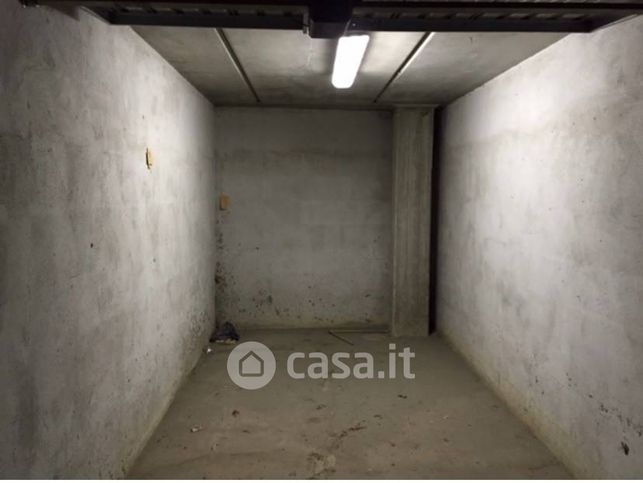 Garage/posto auto in residenziale in Corso di Francia