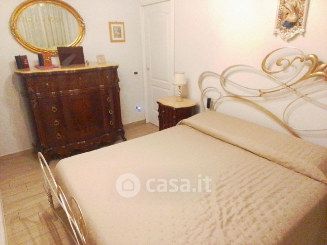 Casa indipendente in residenziale in Via Sperone 232