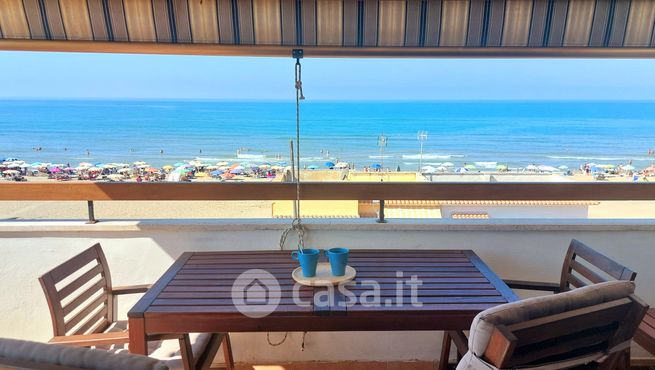 Appartamento in residenziale in Lungomare degli Ardeatini 180